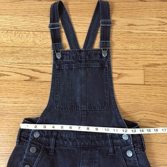 Madewell High Rise Washed Black Denim Adirondack Short Overalls - Picture 7 of 16